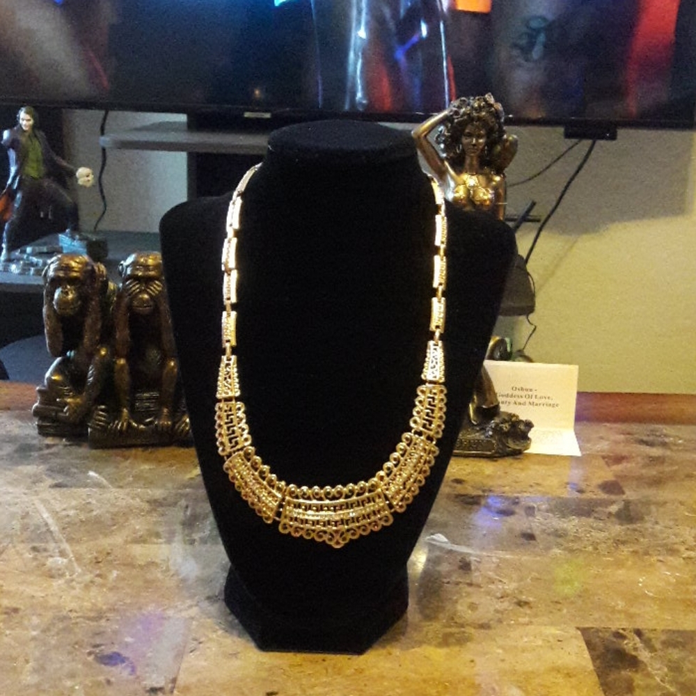 Gold necklace 😍